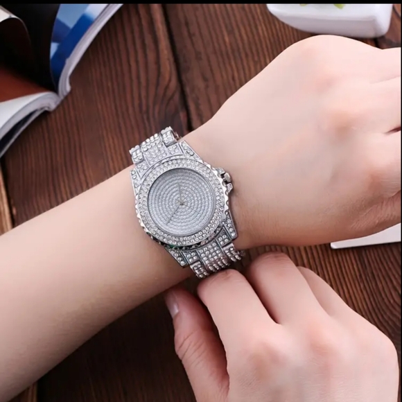 BLING BLING! FOR THE HOLIDAYS - STUNNING WATCH - Picture 5 of 5